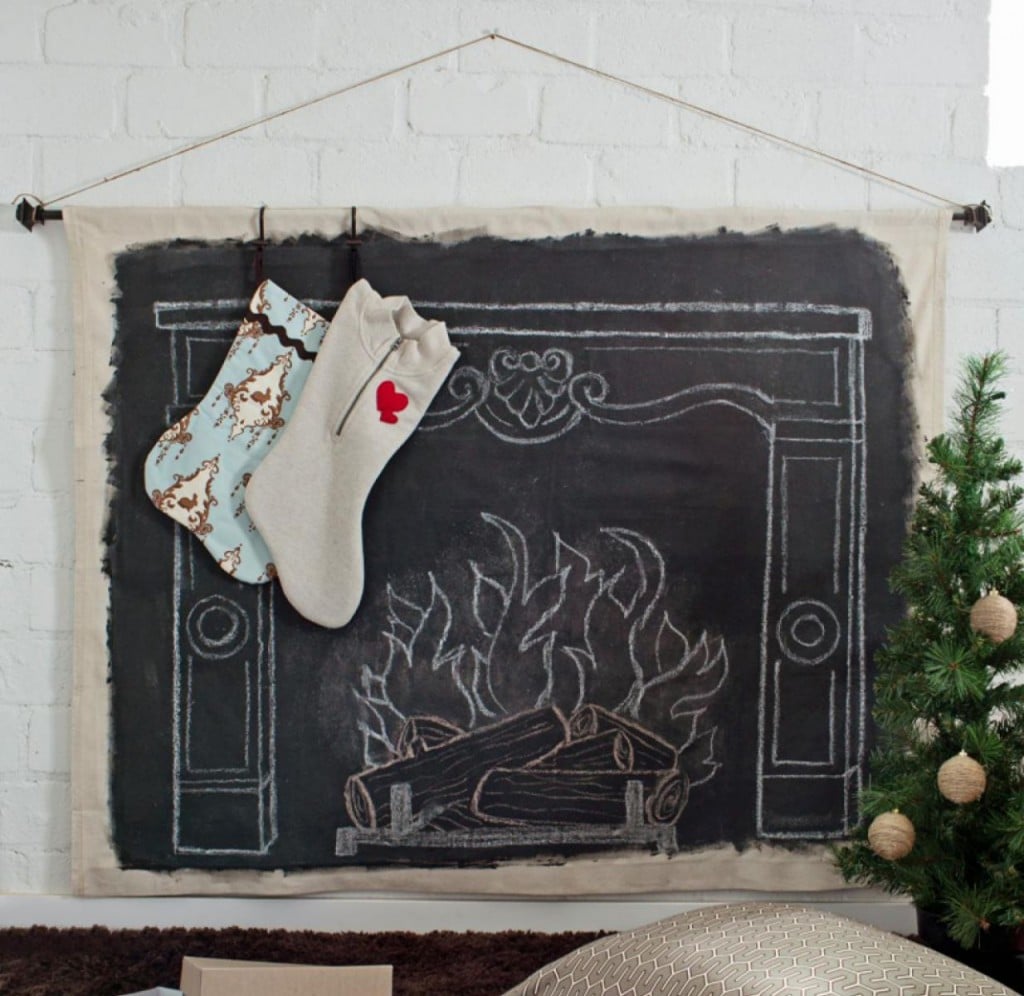 original_Brian-Patrick-Flynn-Christmas-chalkboard-mantel-beauty-vert_s3x4(1).jpg_rend_hgtvcom_1280_1707